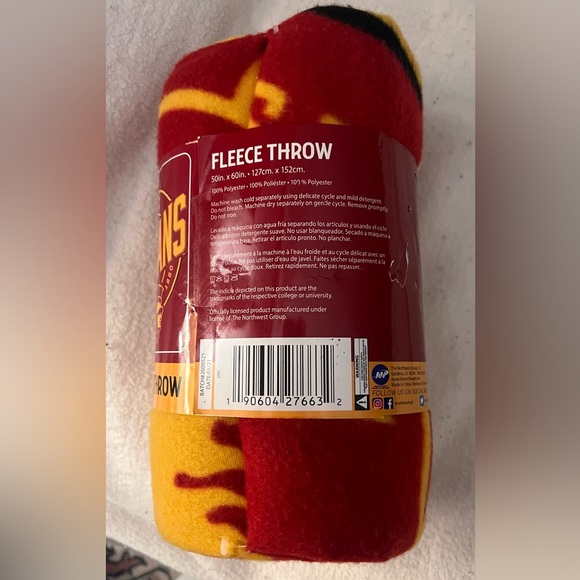 Authentic USC TROJAN Fleece Throw 50in x 60in - Picture 2 of 3
